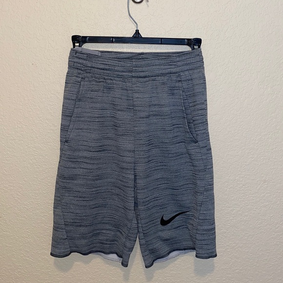 Nike Dri-Fit 7 inch inseam Shorts - Picture 1 of 5